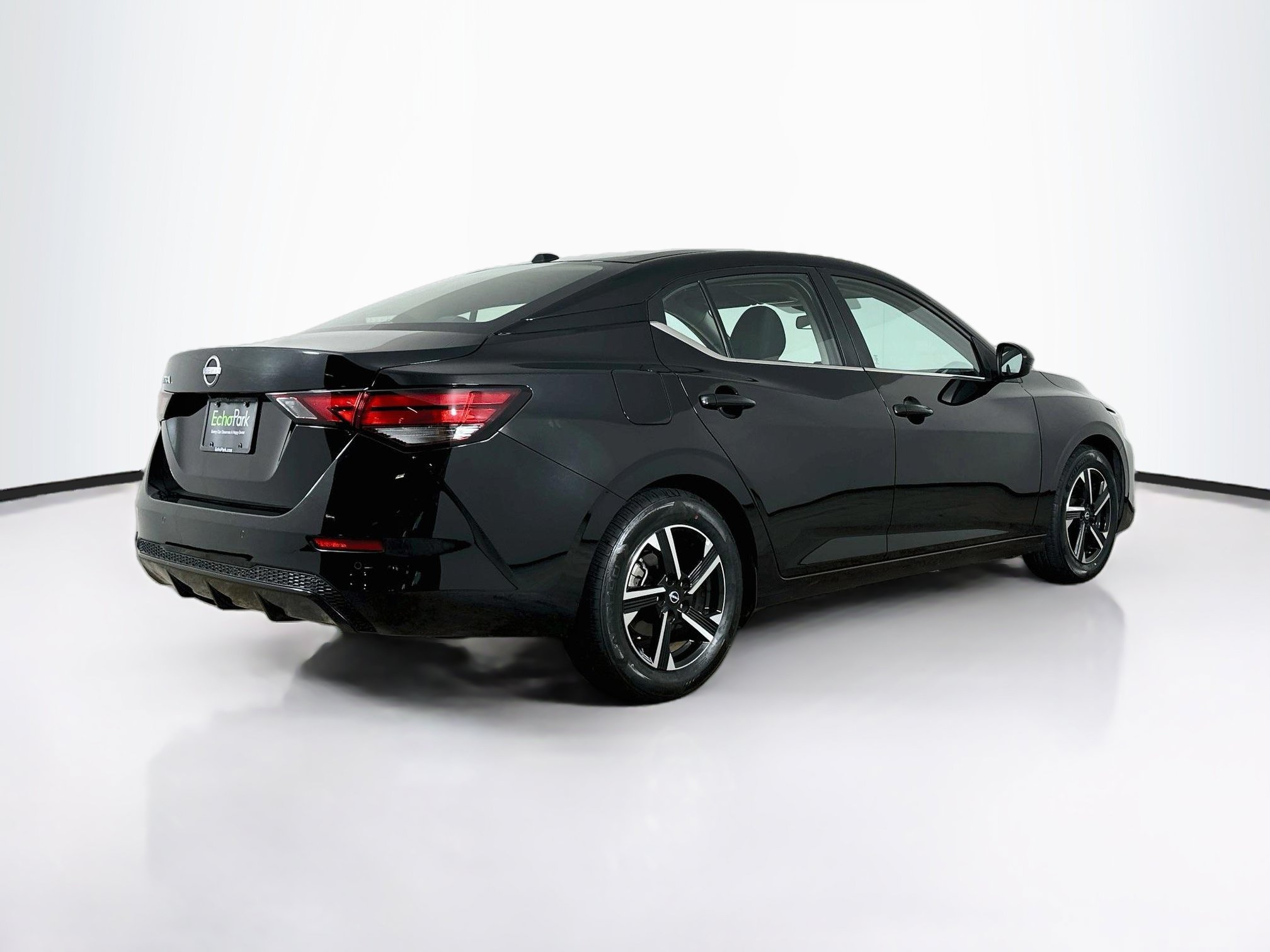 Used 2025 Nissan Sentra SV FWD image 9