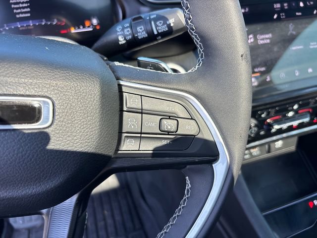 Used 2024 Jeep Grand Cherokee L Altitude AWD/4WD image 22