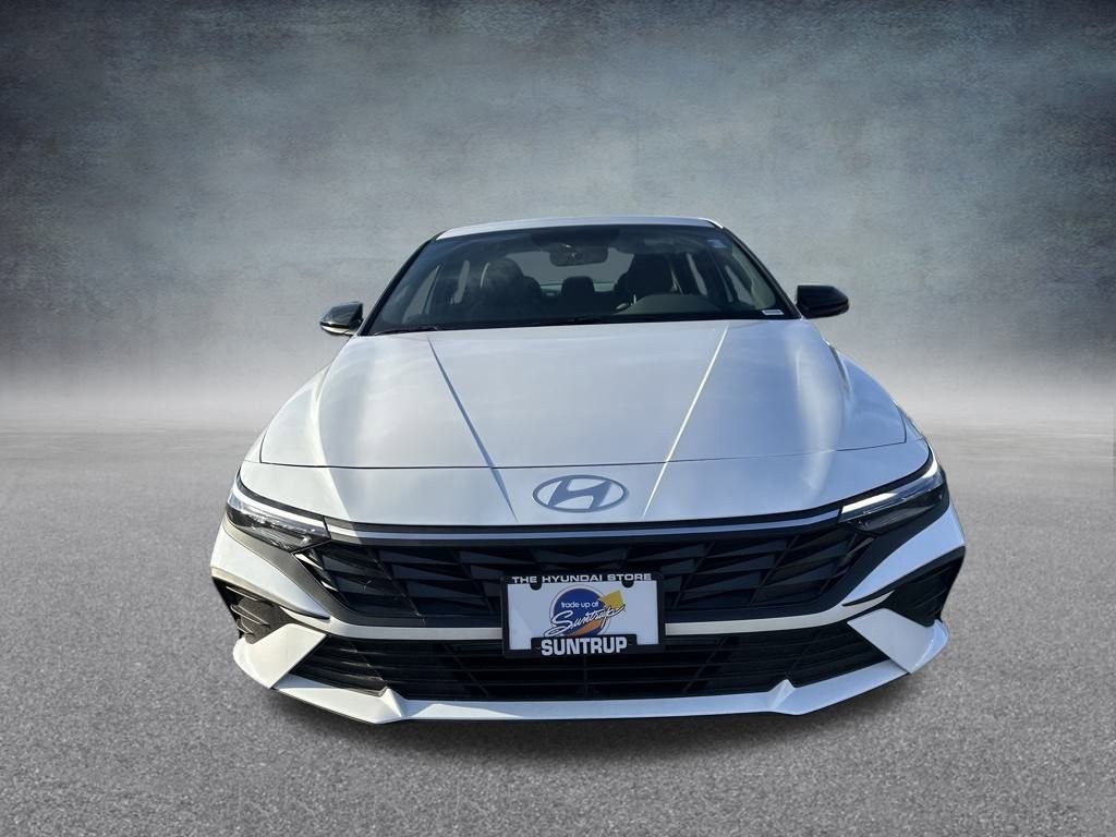 Used 2026 Hyundai Elantra Sport image 8