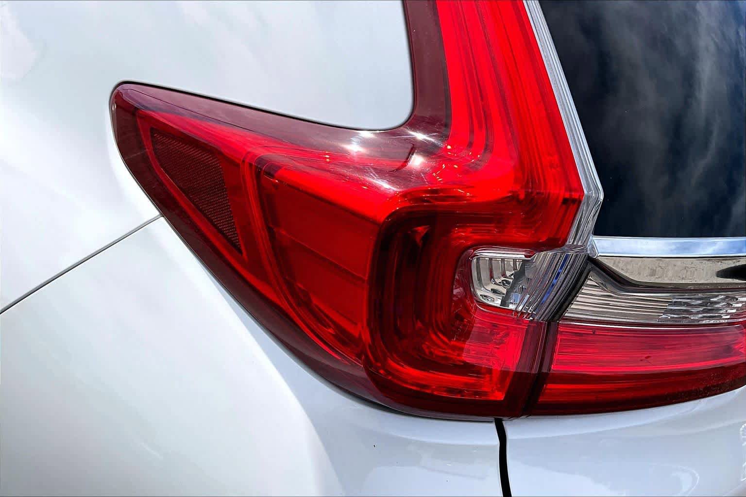 Used 2017 Honda CR-V Touring image 31