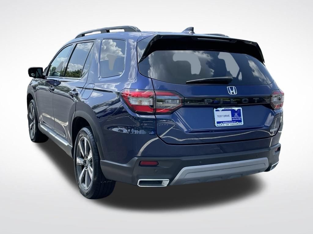 Certified 2024 Honda Pilot Touring image 4