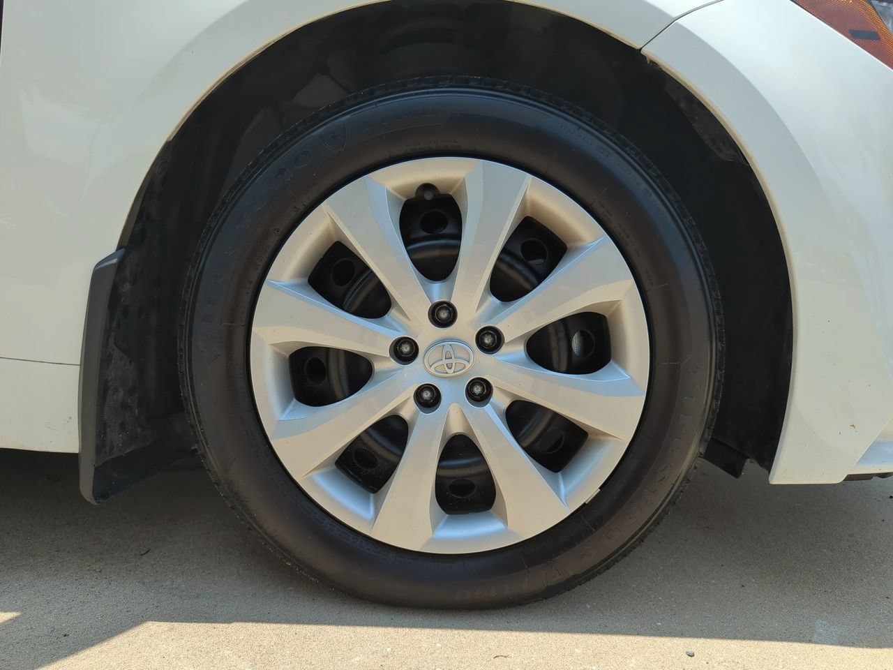 Used 2025 Toyota Corolla LE FWD image 26