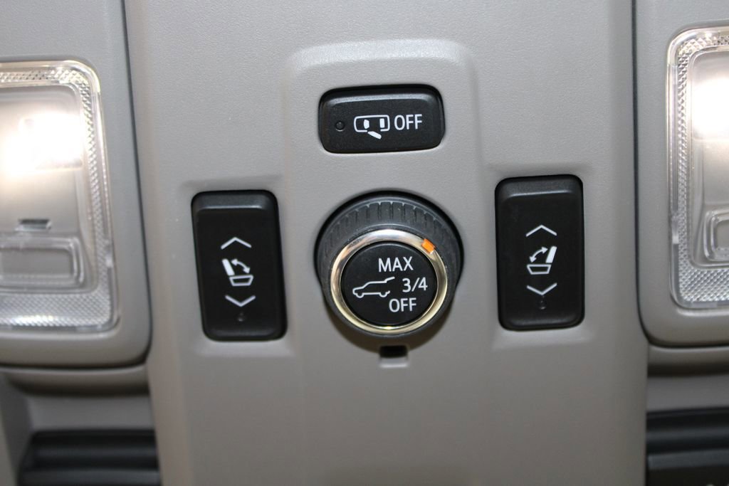 Used 2021 Cadillac Escalade Premium Luxury Platinum w/ Heavy-Duty Trailer Package image 60