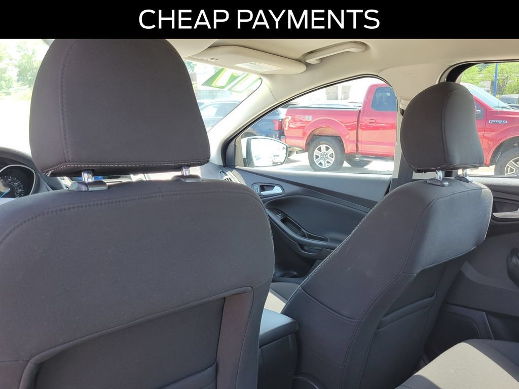 Certified 2017 Ford Focus SE FWD image 11