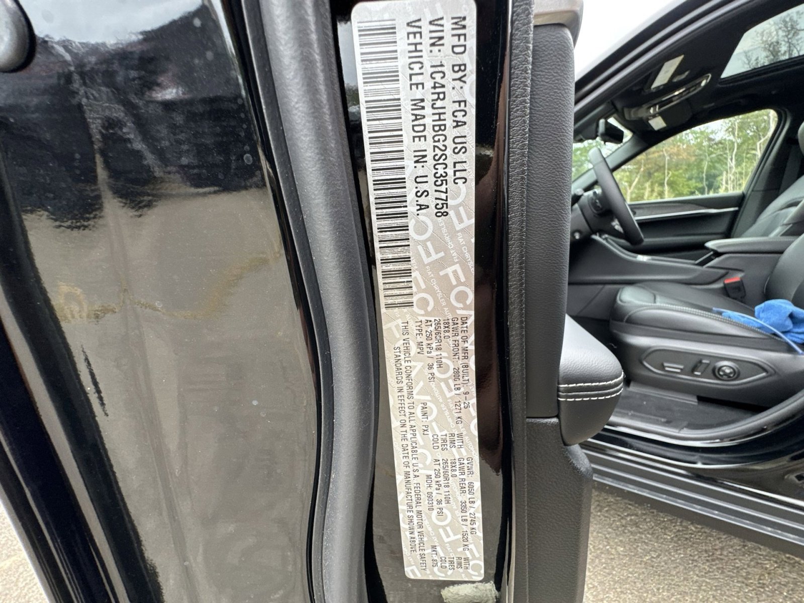 New 2025 Jeep Grand Cherokee Limited w/ Luxury Tech Group II image 30