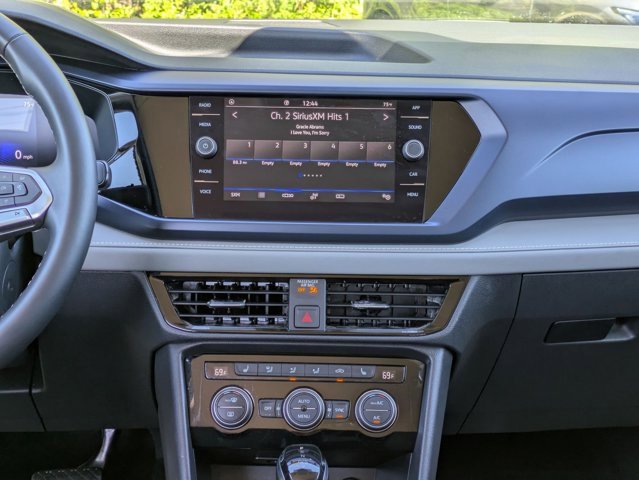 Used 2024 Volkswagen Taos SE image 18