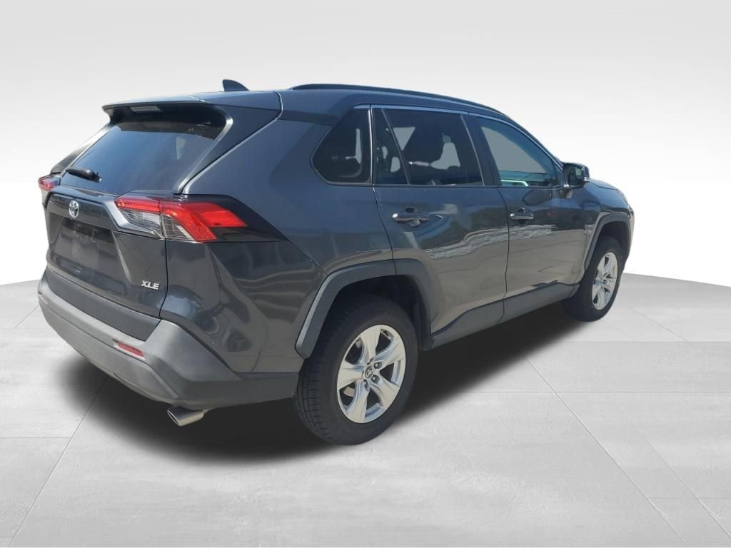 Used 2021 Toyota RAV4 XLE image 6