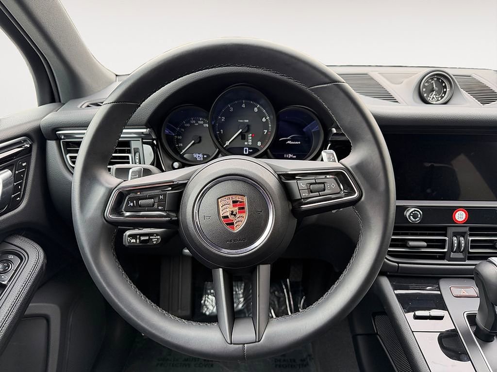 Used 2025 Porsche Macan AWD/4WD image 20