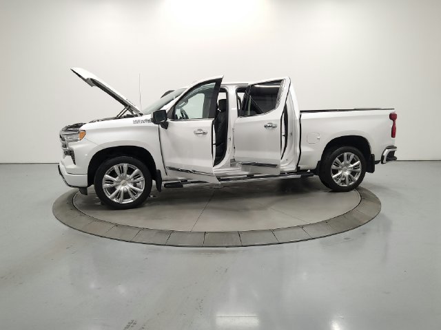 Used 2024 Chevrolet Silverado 1500 High Country w/ High Country Premium Package AWD/4WD image 13