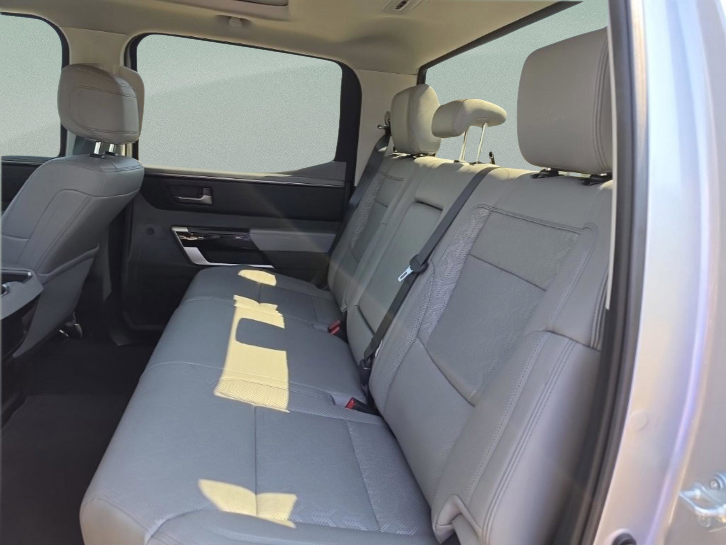 Used 2024 Toyota Tundra Limited image 29