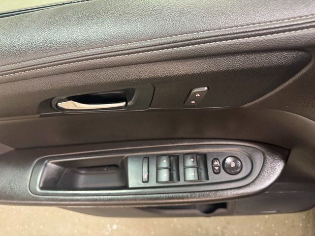 Used 2016 GMC Acadia SLT image 12