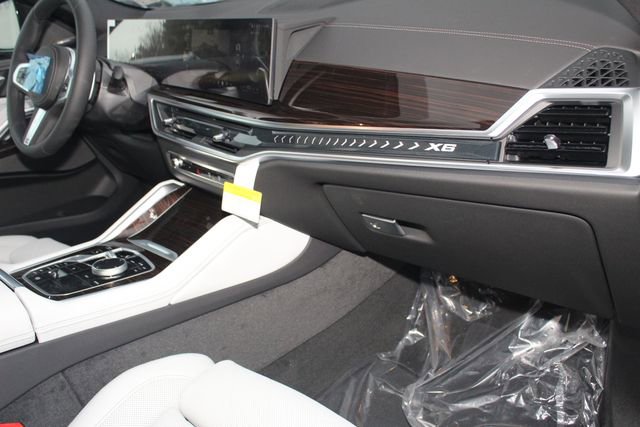 New 2026 BMW X6 xDrive40i w/ Climate Comfort Package image 24