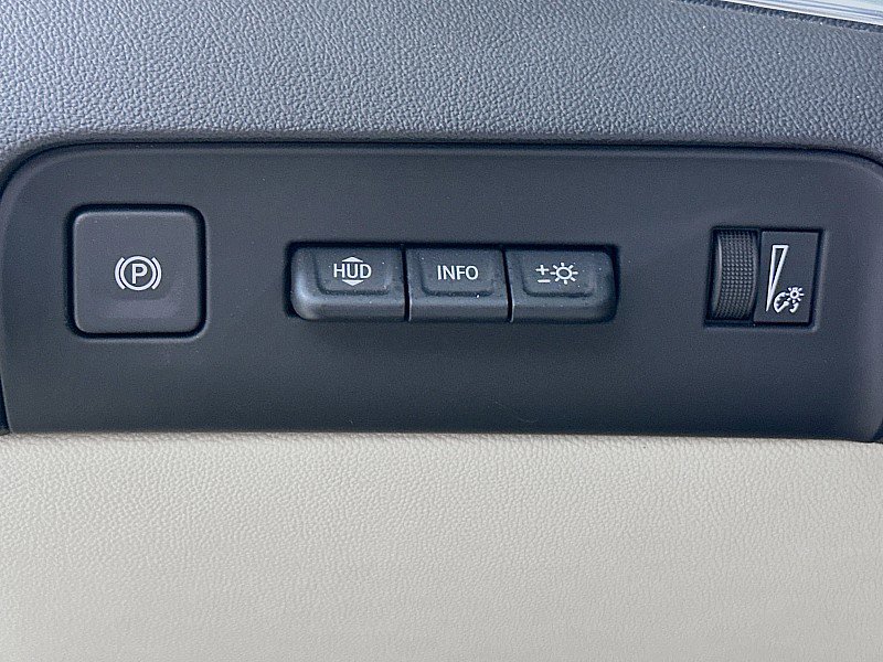 Used 2023 Buick Enclave Avenir w/ Avenir Technology Package AWD/4WD image 10