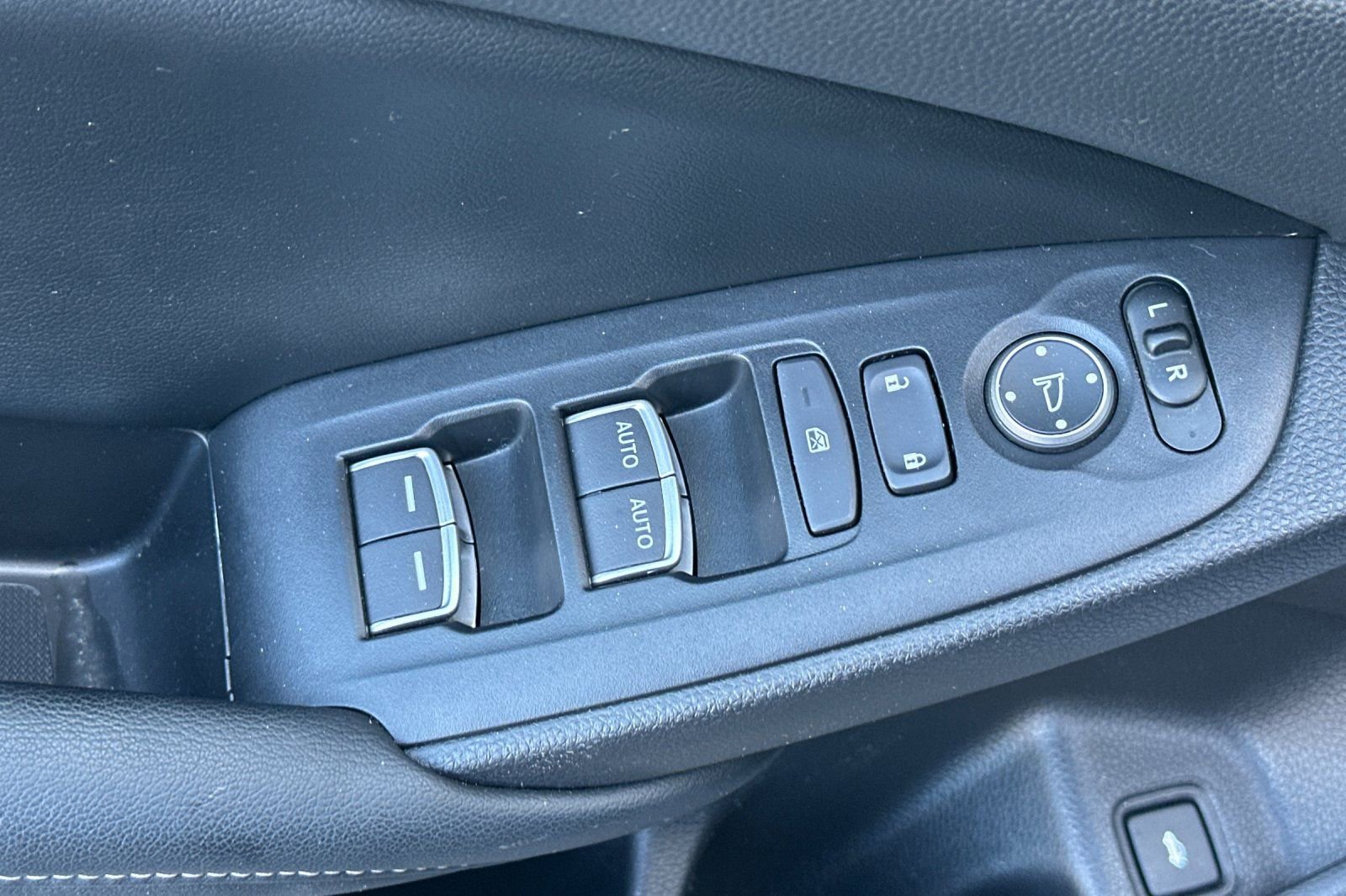 Used 2018 Honda Accord Sport image 13