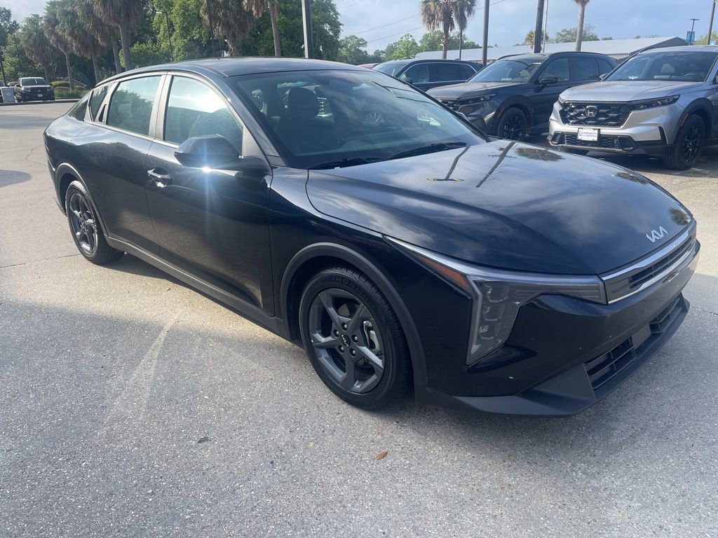Used 2025 Kia K4 LXS image 3