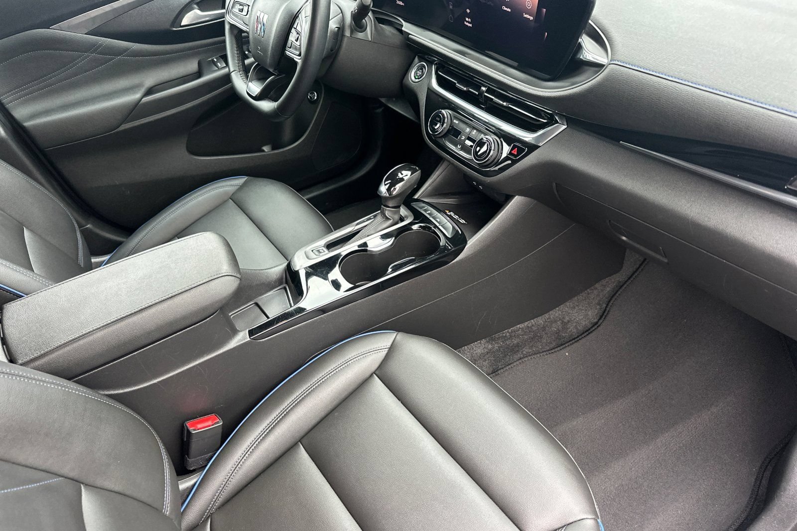 Used 2024 Buick Envista Sport Touring w/ Convenience II Package FWD image 19