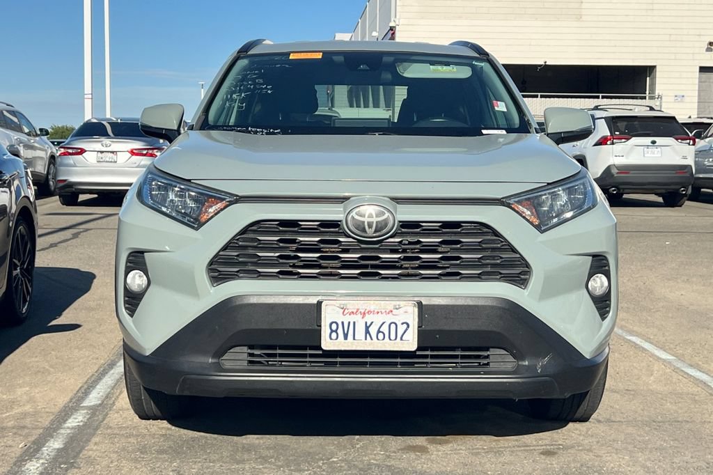 Used 2020 Toyota RAV4 XLE FWD image 3