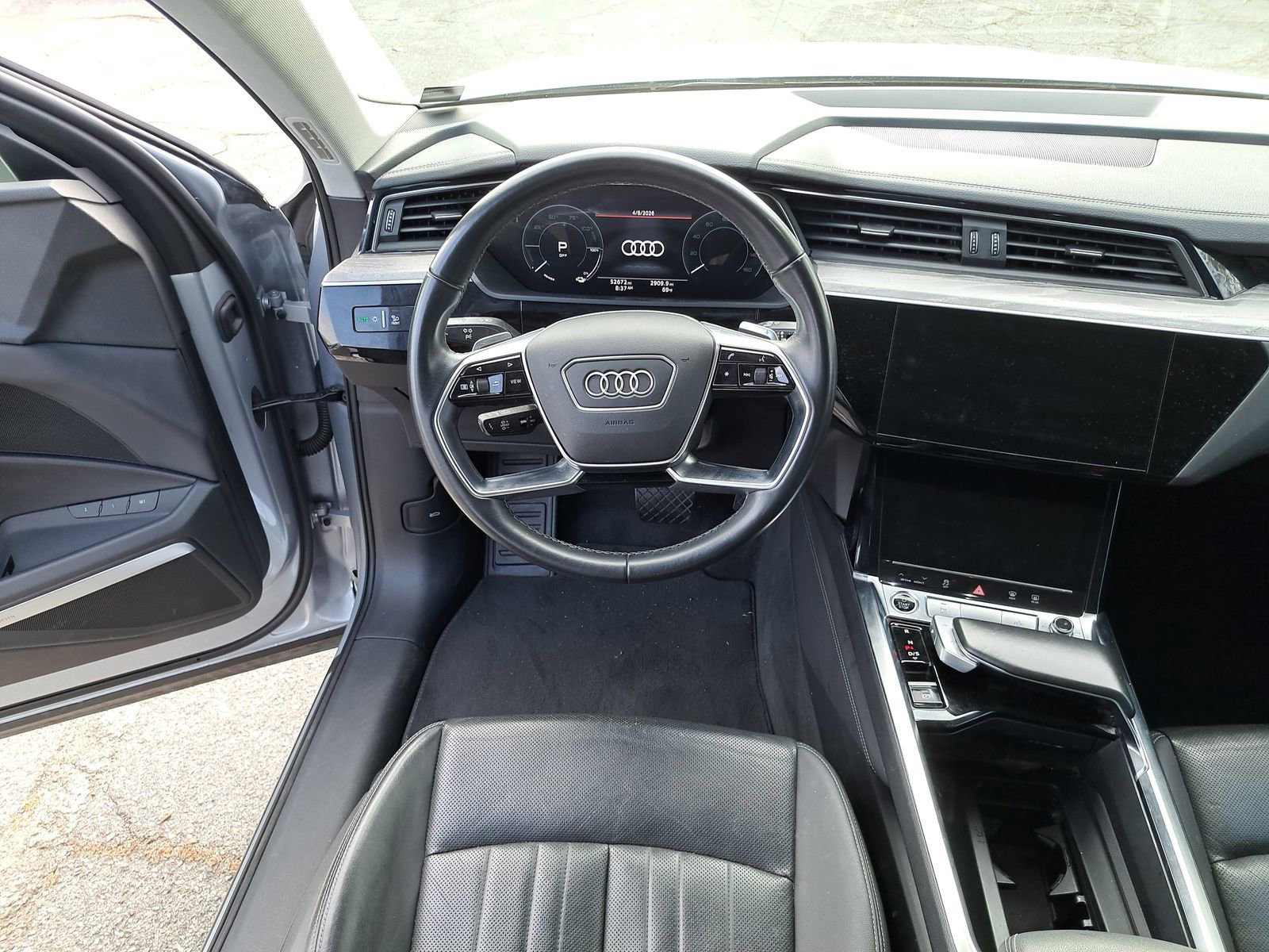 Used 2023 Audi e-tron Premium Plus w/ Premium Plus Package image 6