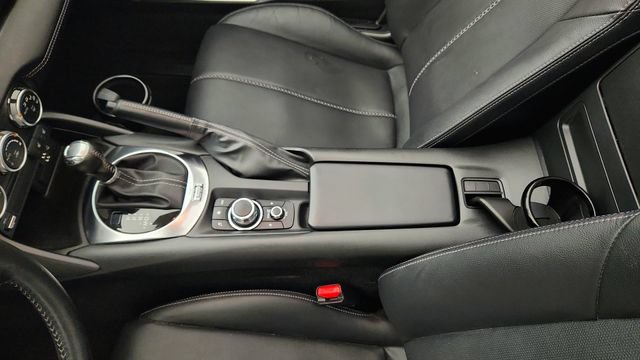 Used 2022 MAZDA MX-5 Miata RF Grand Touring RWD image 13