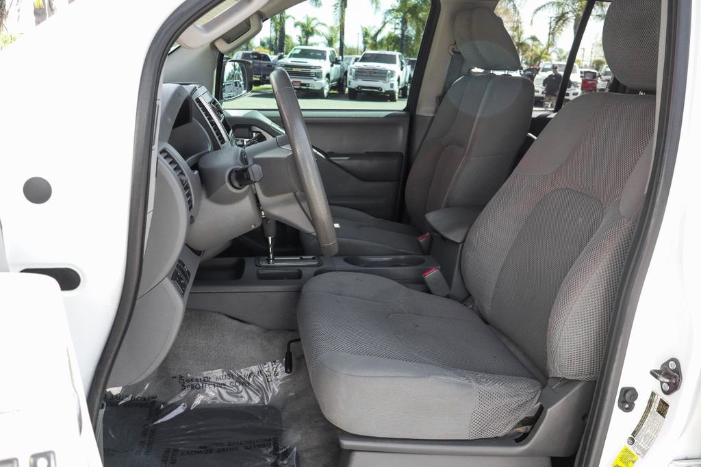 Used 2016 Nissan Frontier SV RWD image 19