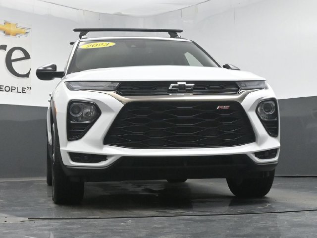 Used 2023 Chevrolet TrailBlazer RS w/ Sun and Liftgate Package AWD/4WD image 3
