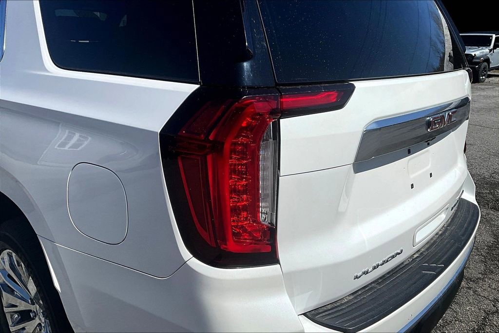 Used 2021 GMC Yukon Denali w/ Denali Premium Package image 28