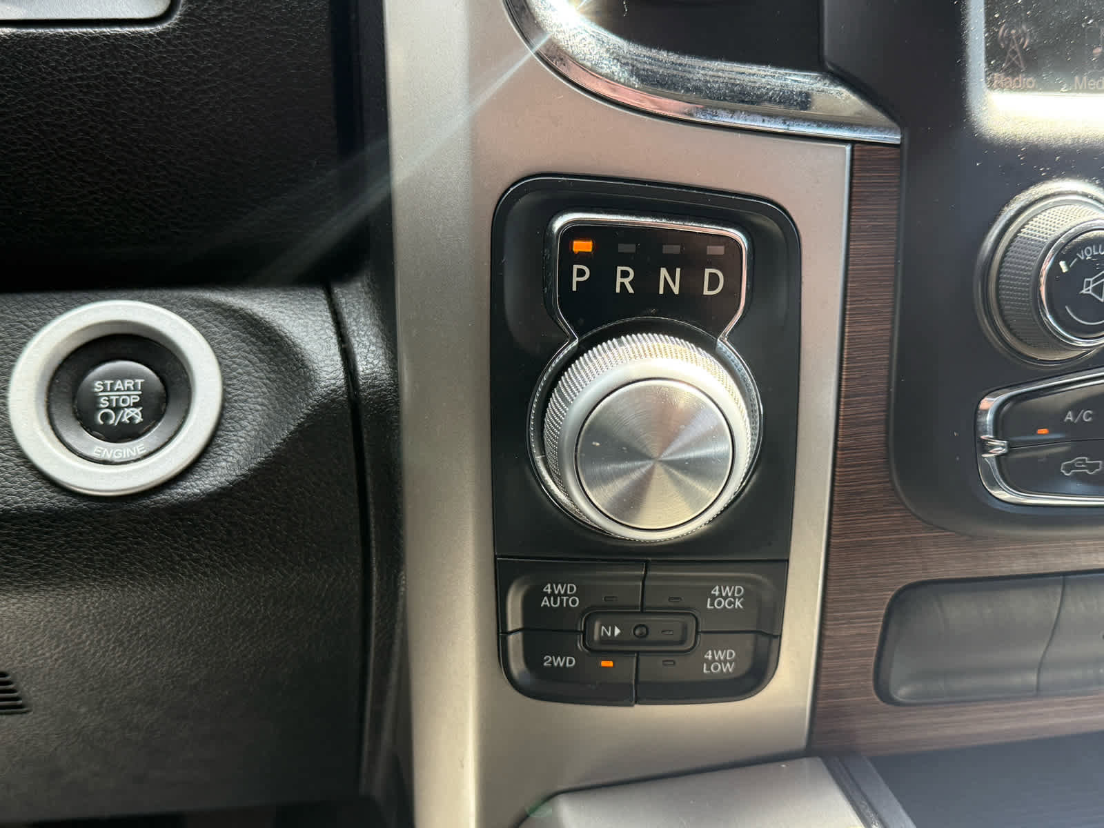 Used 2015 RAM 1500 Laramie w/ Convenience Group AWD/4WD image 22