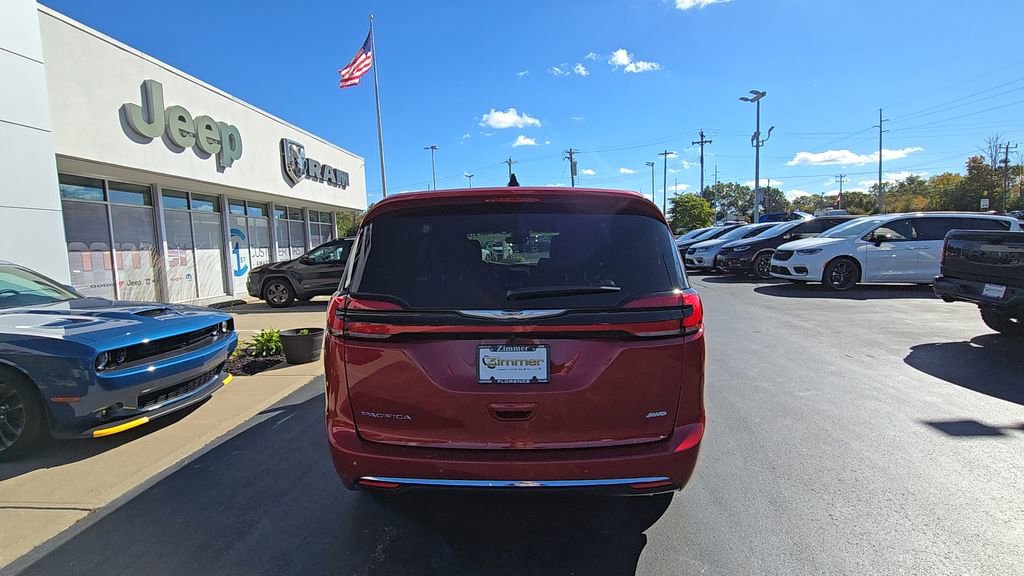 New 2026 Chrysler Pacifica Select image 7