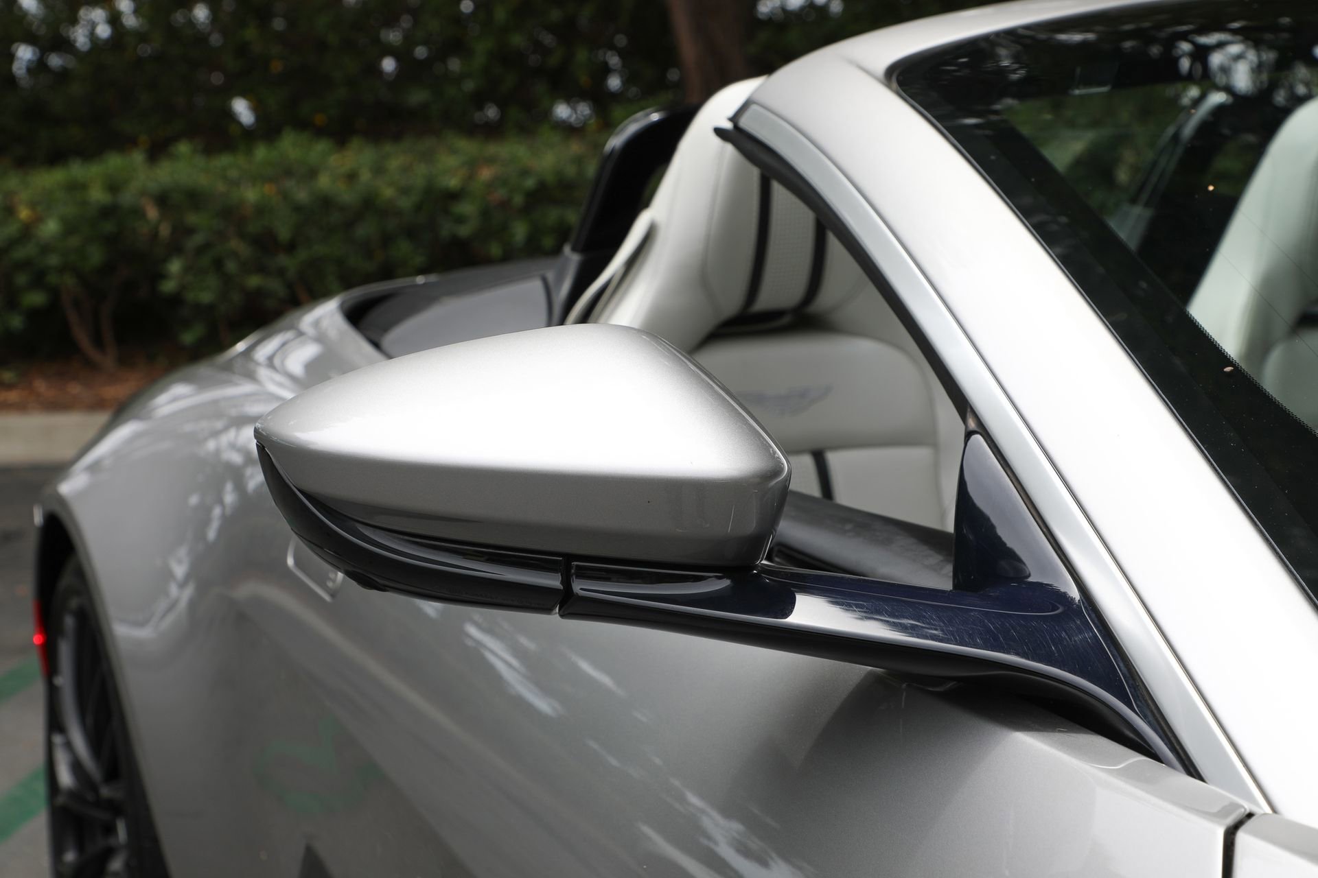 Used 2023 Aston Martin V8 Vantage Roadster RWD image 35