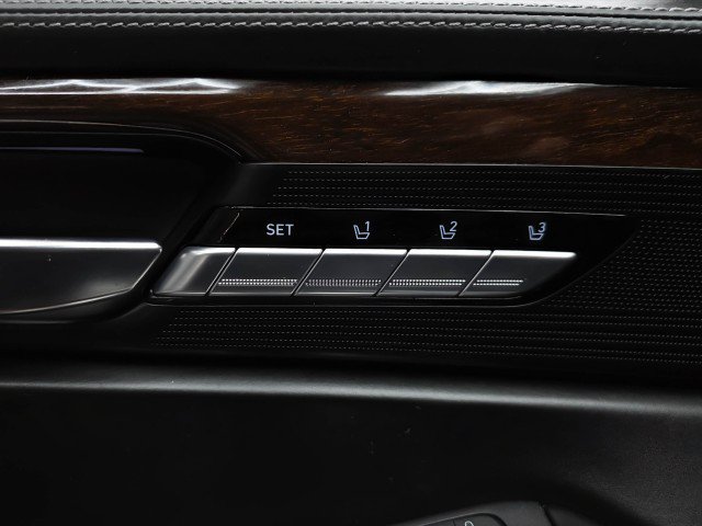 Used 2018 Genesis G90 3.3T Premium RWD image 36