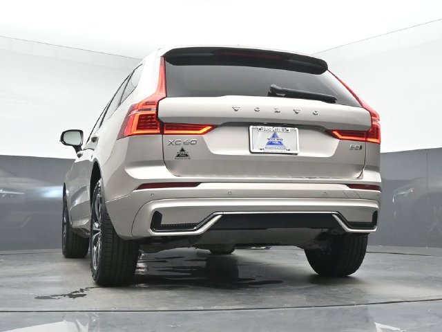 Used 2024 Volvo XC60 B5 Core w/ Protection Package Premier AWD/4WD image 39