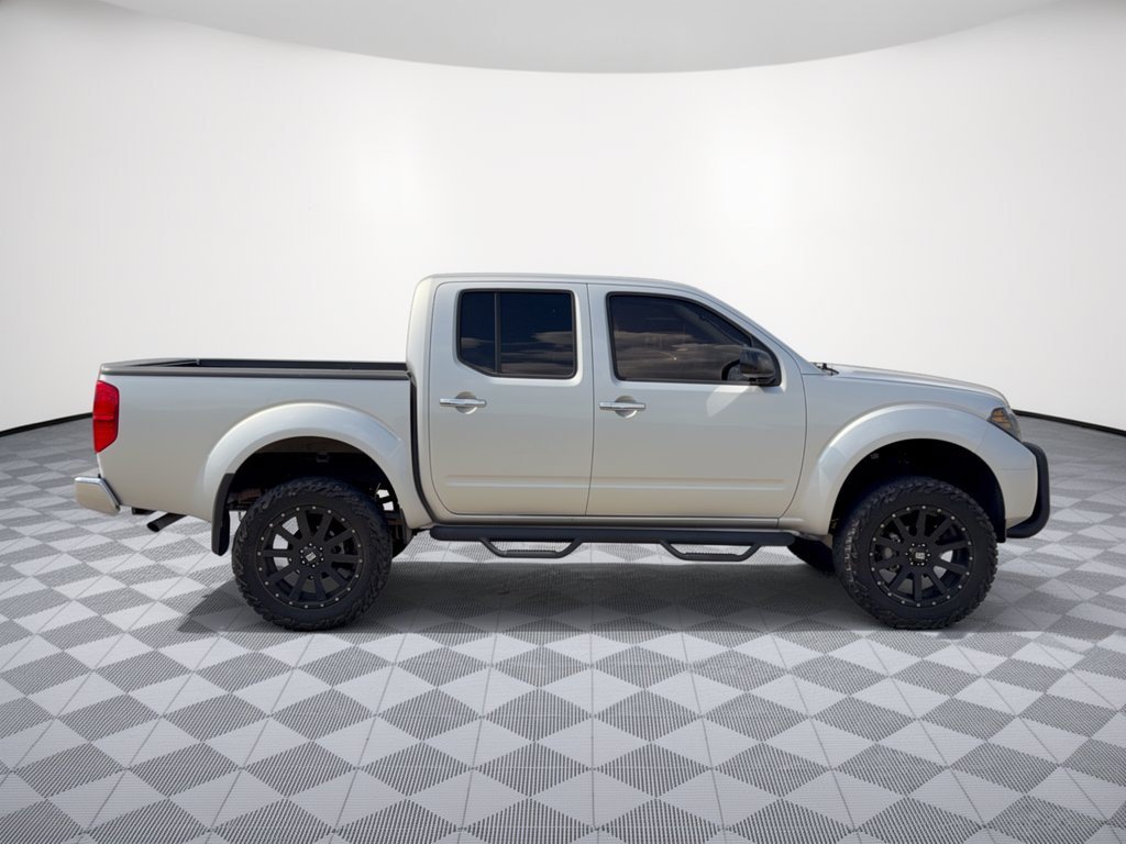 Used 2020 Nissan Frontier SV RWD image 8