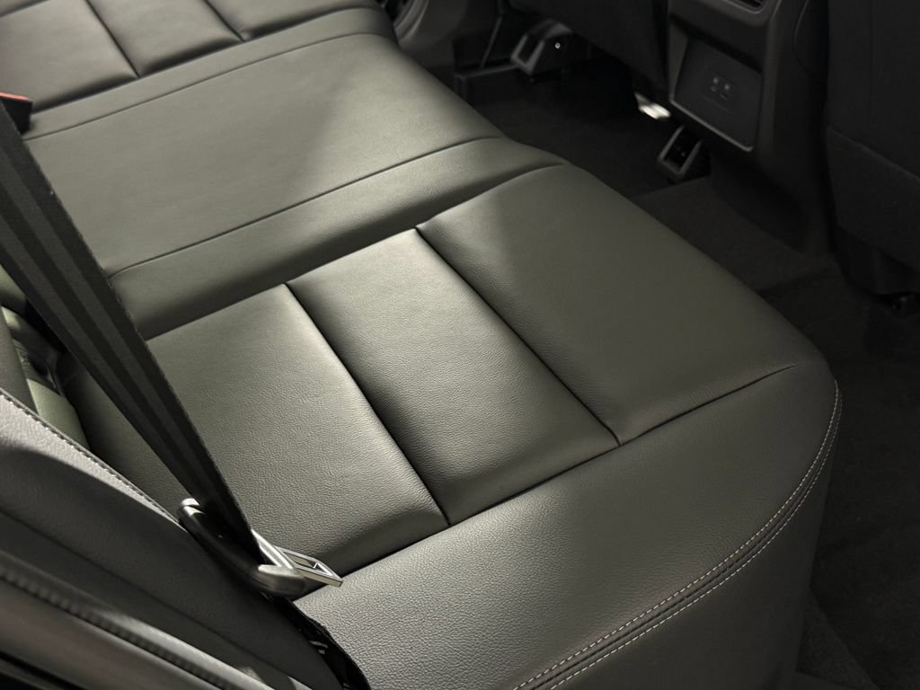 Used 2023 Nissan Rogue SL AWD/4WD image 29