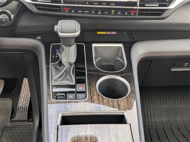 Used 2025 Toyota Sienna Platinum image 20