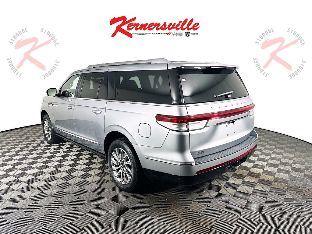 Used 2022 Lincoln Navigator L 4WD image 5