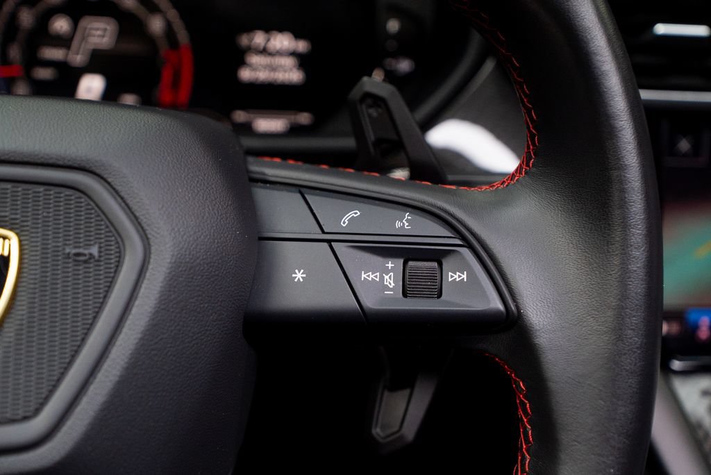 Used 2023 Lamborghini Urus Performante AWD/4WD image 42