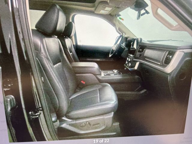 Used 2023 Ford Expedition XLT image 16