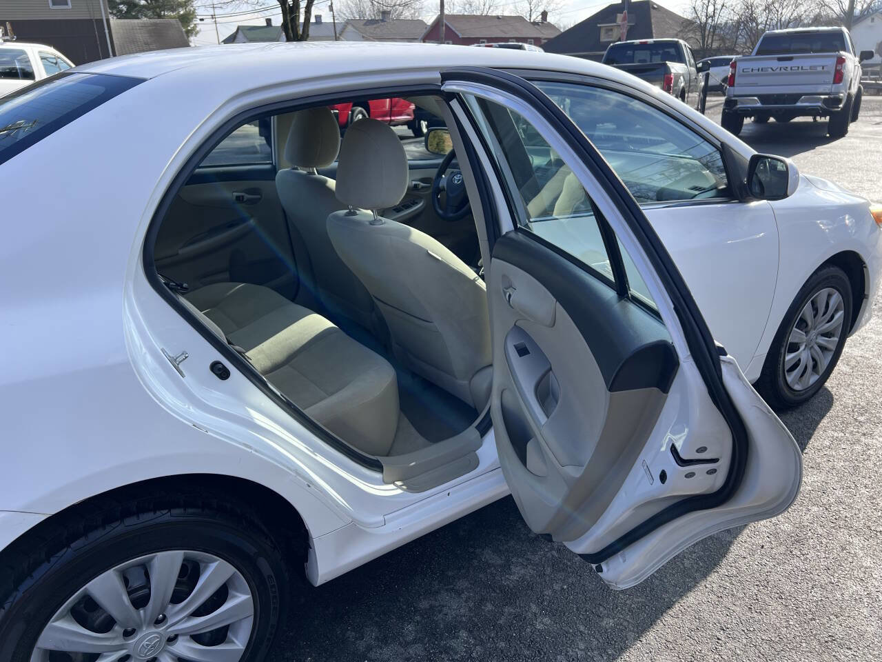Used 2013 Toyota Corolla LE FWD image 20