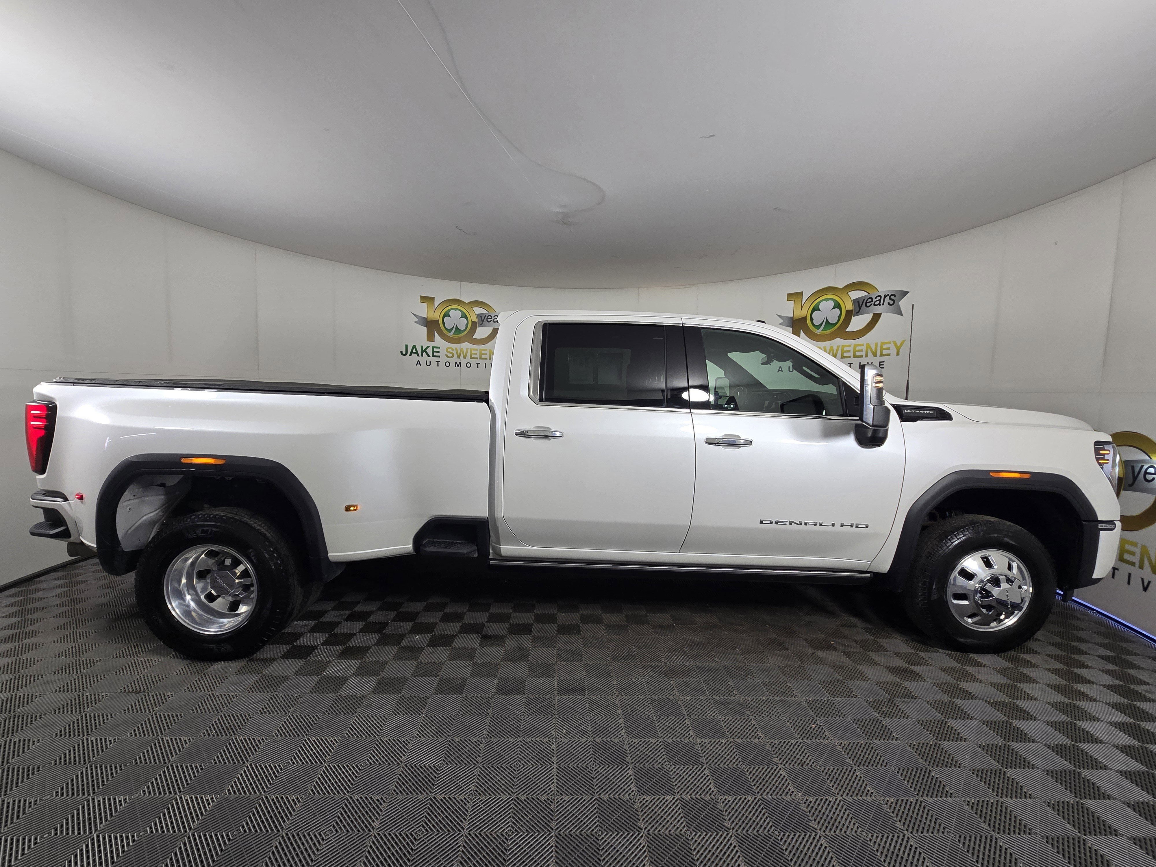 Used 2024 GMC Sierra 3500 Denali Ultimate image 10