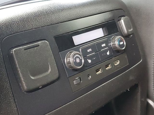 Used 2018 Chevrolet Suburban Premier image 39