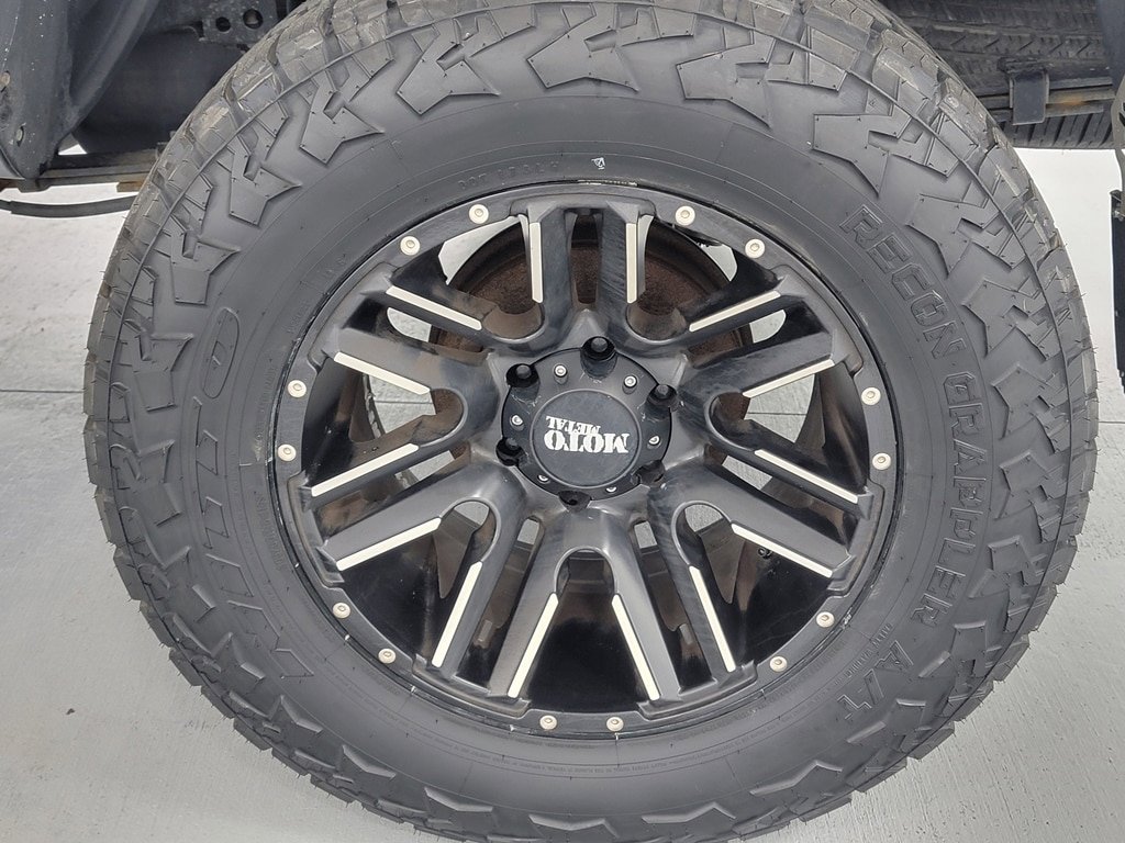 Used 2018 Toyota Tacoma TRD Sport AWD/4WD image 11