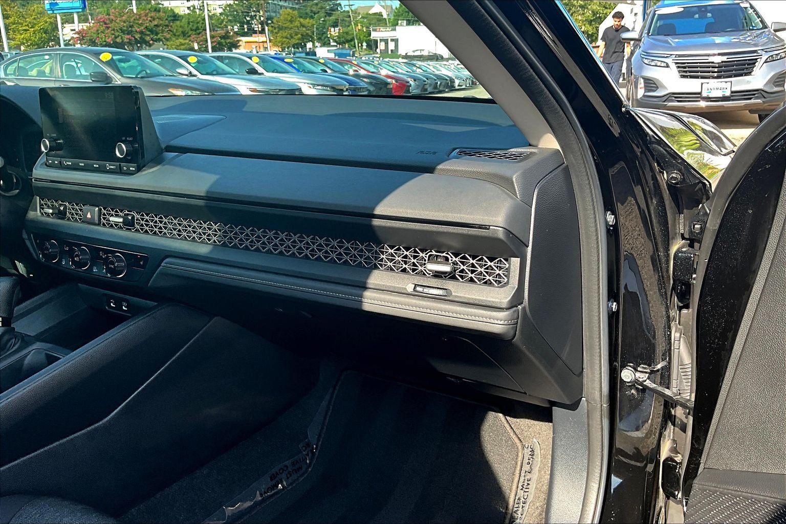 Used 2023 Honda Accord EX image 16