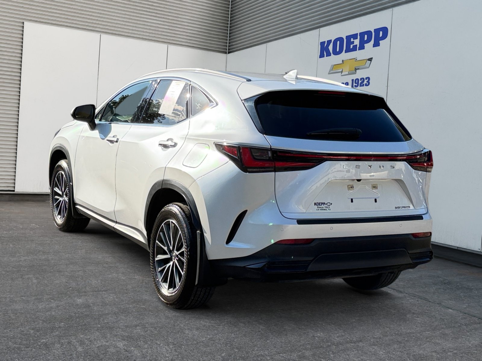 Used 2024 Lexus NX 250 FWD image 3