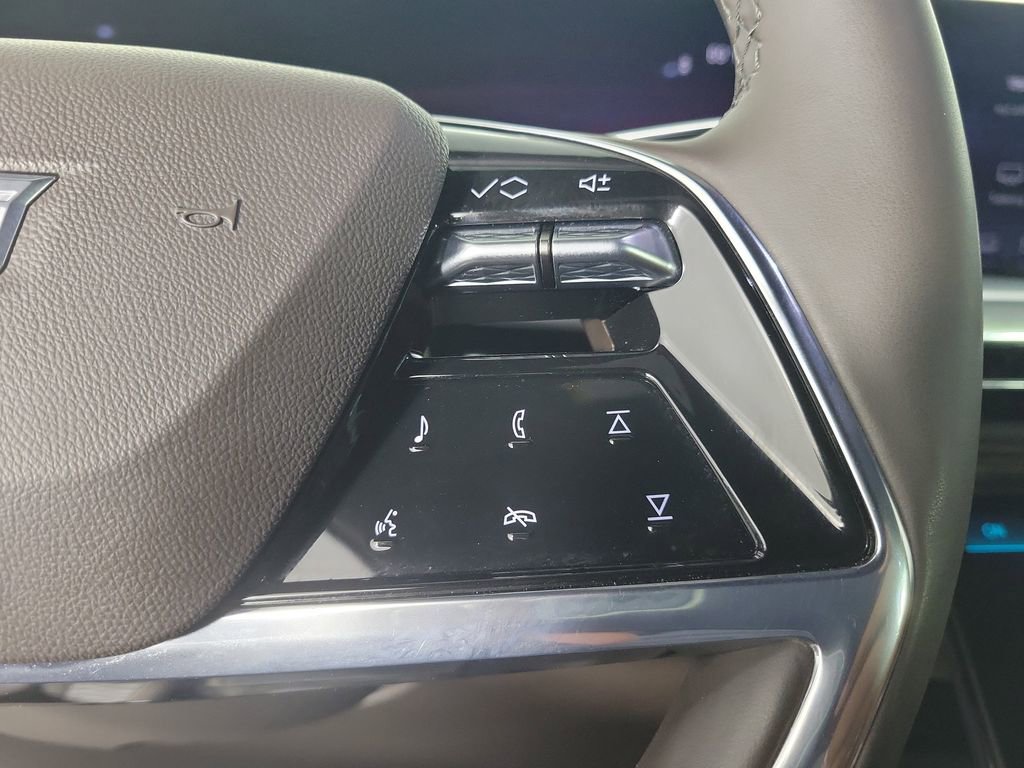 Certified 2025 Cadillac Escalade Premium Luxury image 24