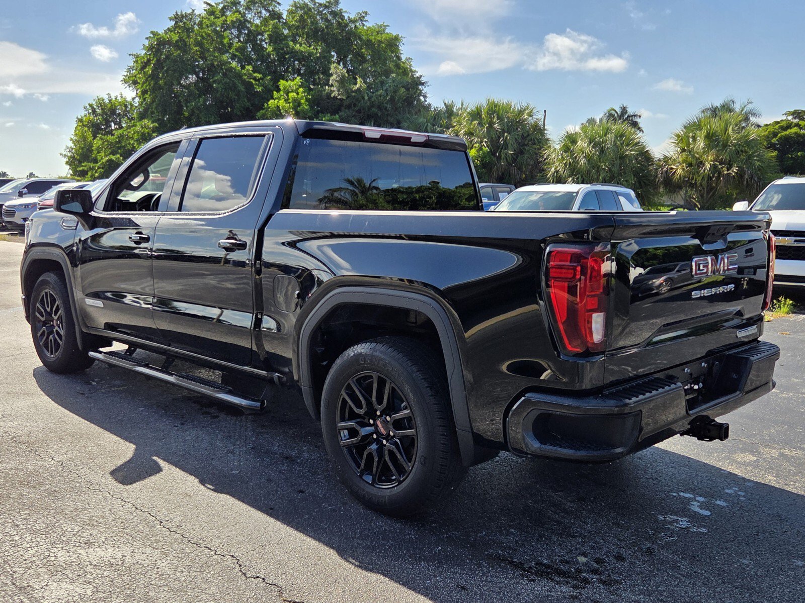 Certified 2024 GMC Sierra 1500 Elevation RWD image 3