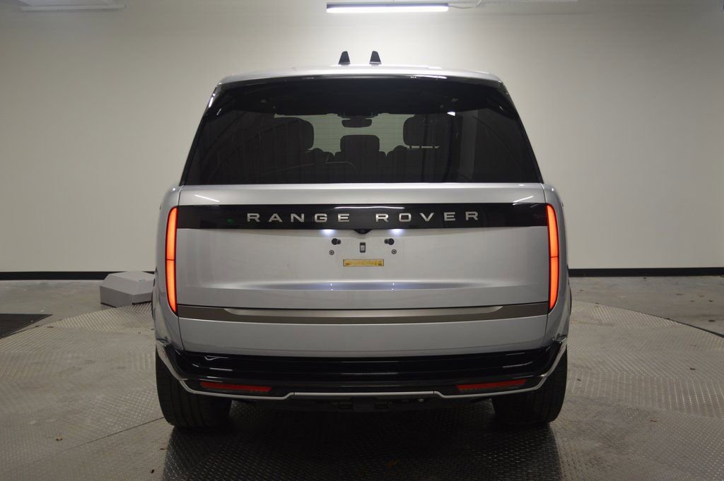 Used 2024 Land Rover Range Rover Long Wheelbase SE image 6