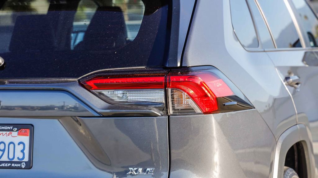 Used 2023 Toyota RAV4 XLE Premium FWD image 9