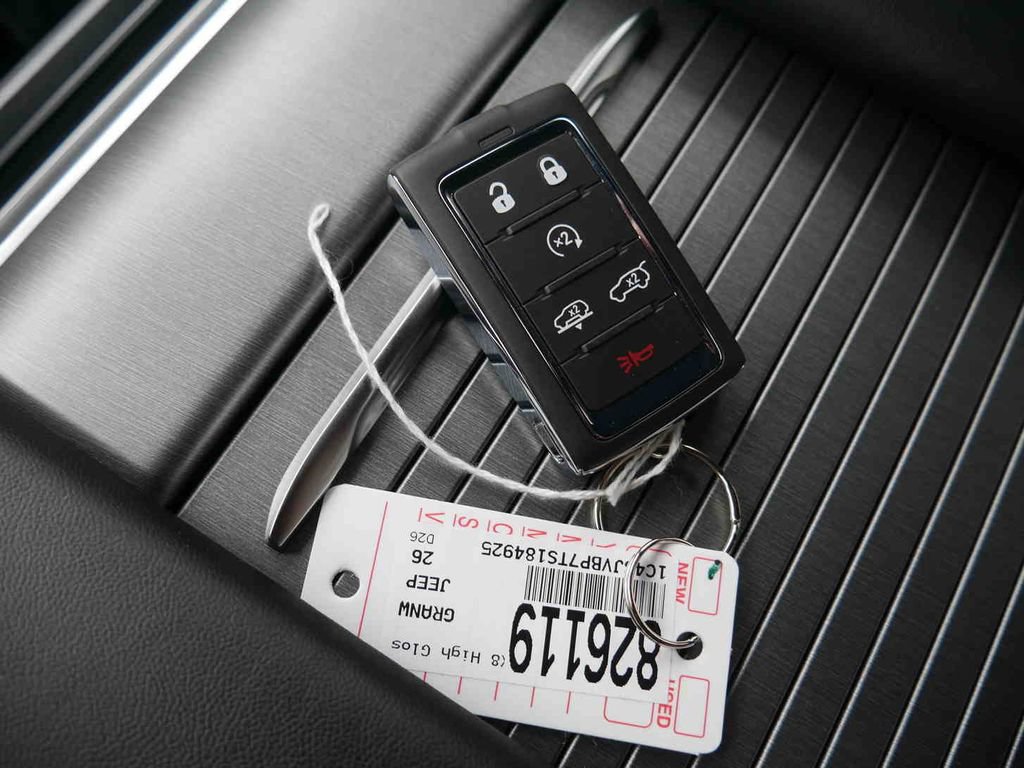New 2026 Jeep Grand Wagoneer Limited AWD/4WD image 32