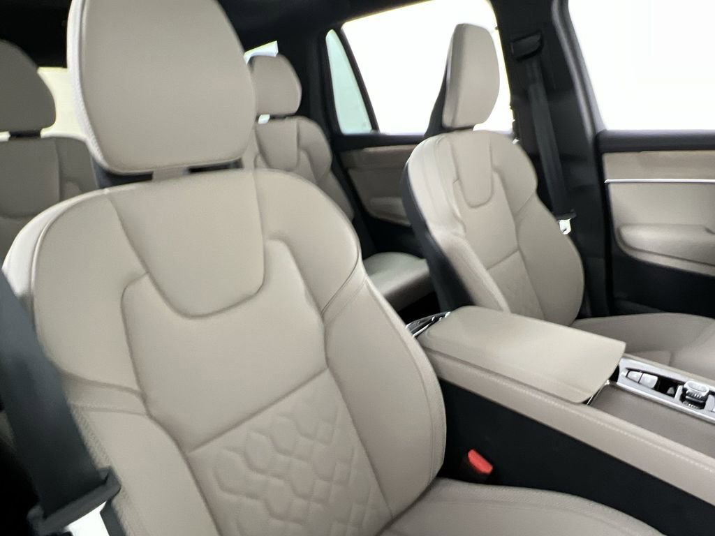 New 2026 Volvo XC90 B6 Plus w/ Protection Package Premier AWD/4WD image 25