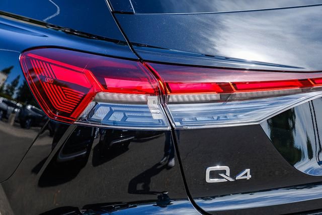 Used 2023 Audi Q4 e-tron Premium Plus RWD image 10